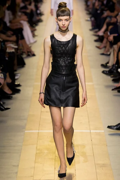 Look 23